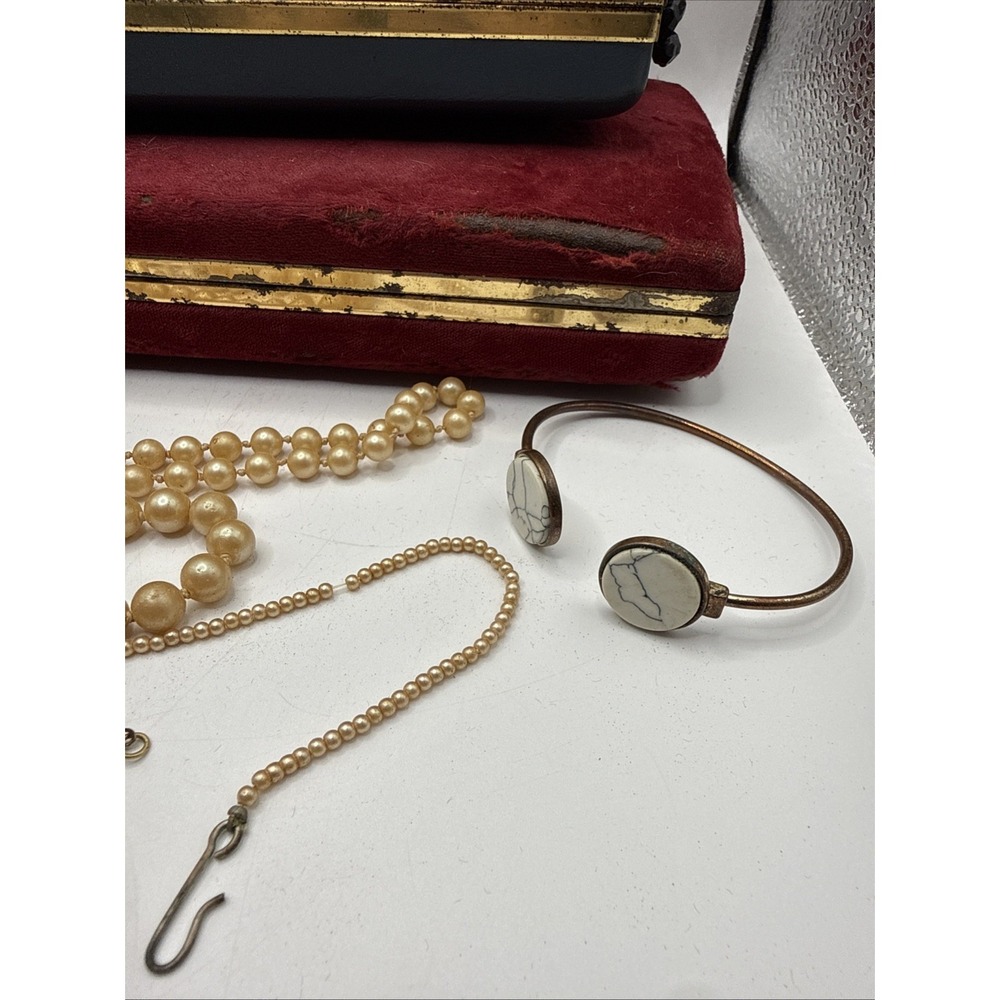 Estate Jewelry Lot Pearl Necklaces, Jewelry Boxes, Earrings, Bracelet - Picture 6 of 13